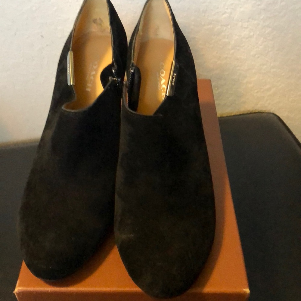 Coach Seneca suede/ snake pattern heel